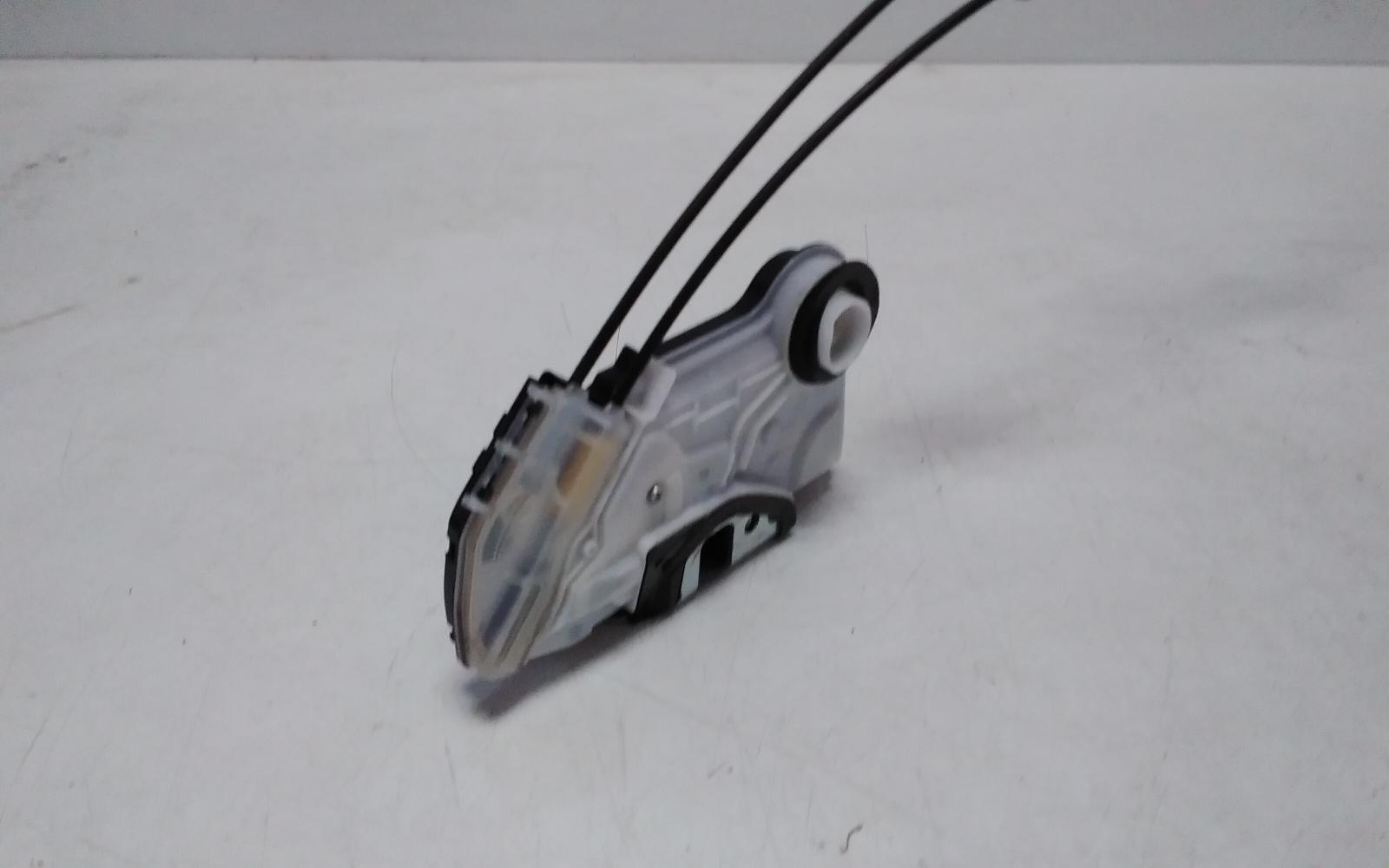 View Auto part Door/Boot/Gate Lock Toyota Kluger 2014