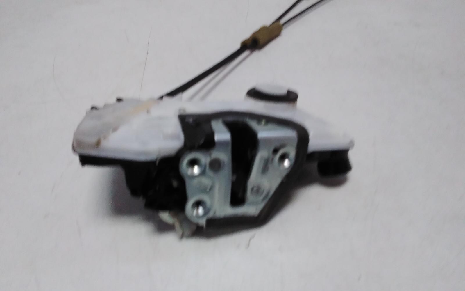 View Auto part Door/Boot/Gate Lock Toyota Kluger 2014