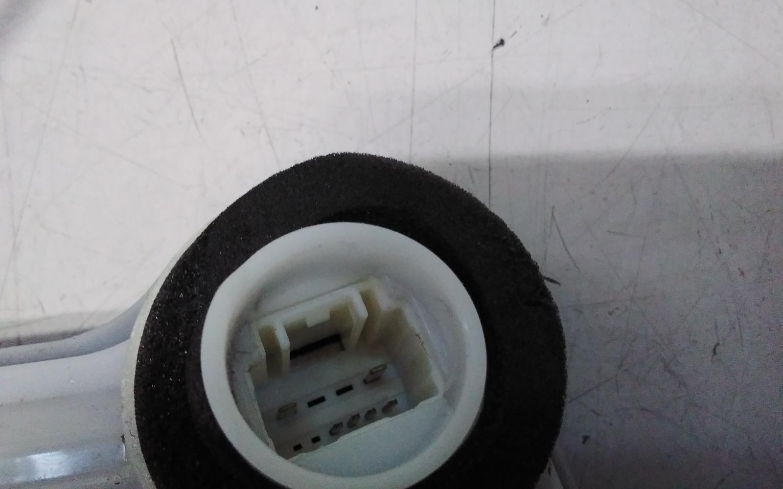 View Auto part Door/Boot/Gate Lock Toyota Kluger 2014