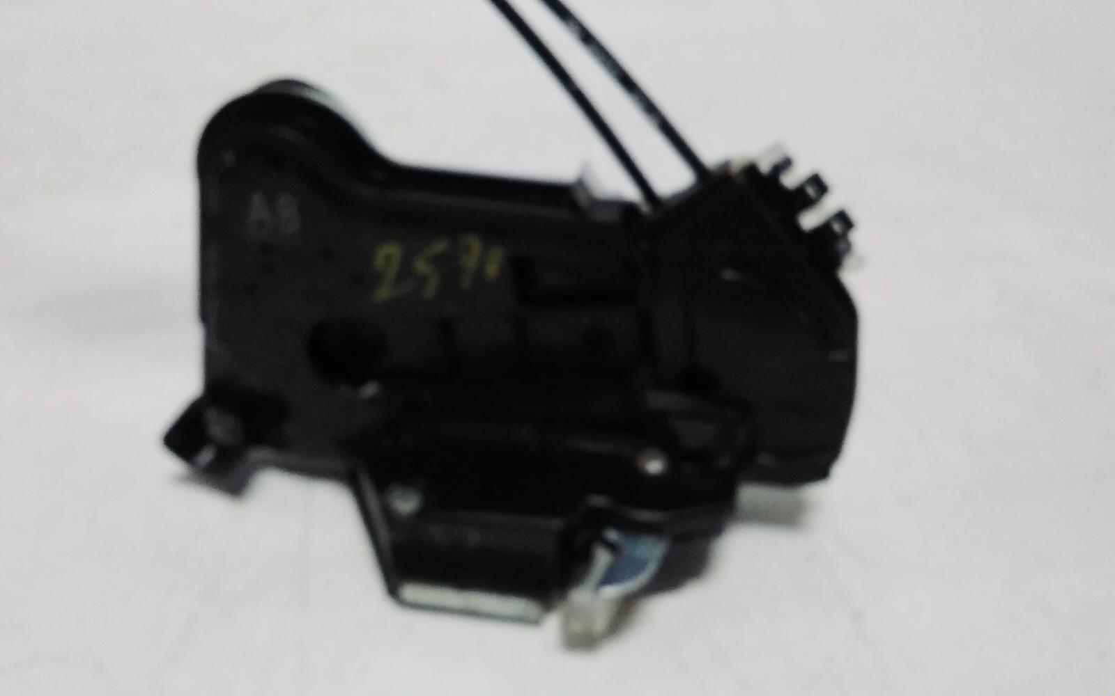 View Auto part Door/Boot/Gate Lock Toyota Kluger 2014