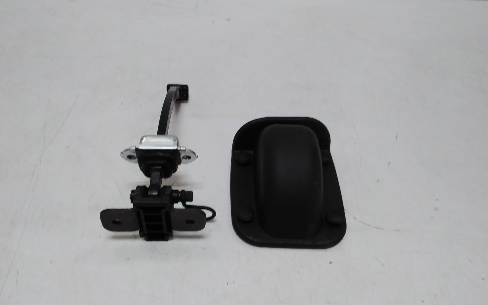View Auto part Bootlid/Tgate Hinge Hyundai Staria 2023