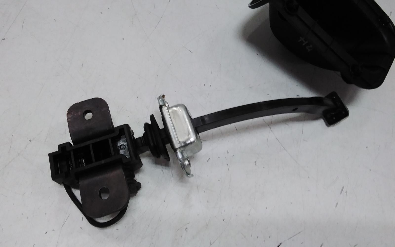 View Auto part Bootlid/Tgate Hinge Hyundai Staria 2023