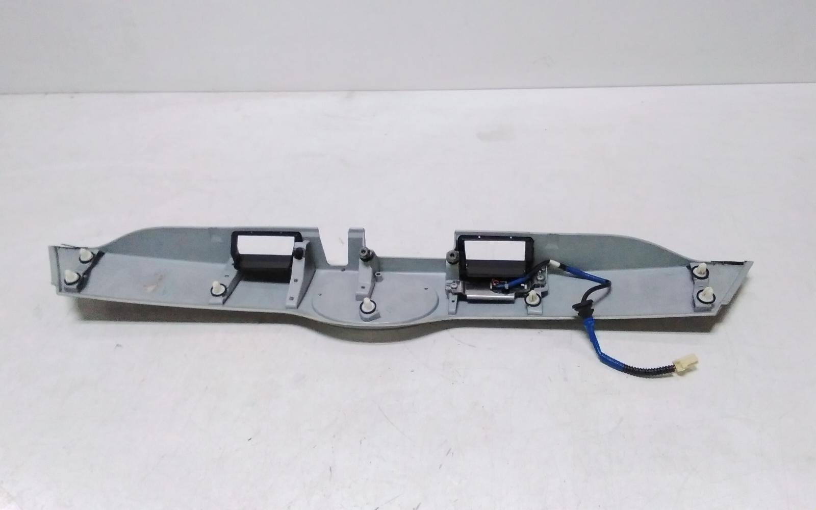 View Auto part Rear Garnish Toyota Kluger 2014