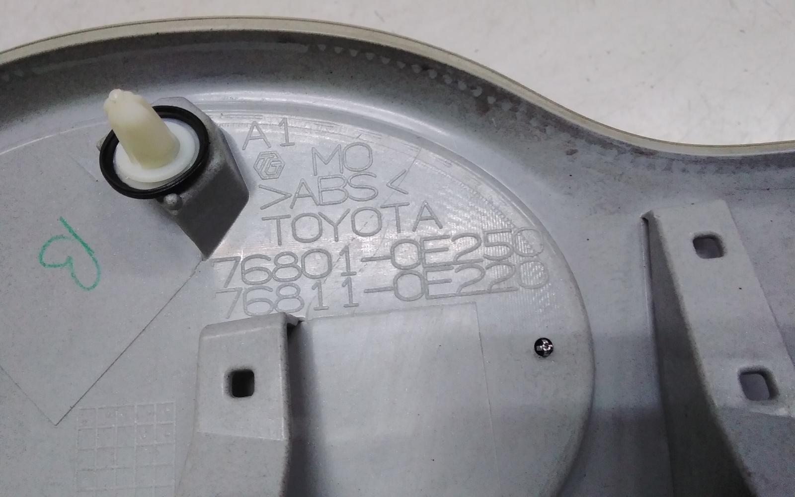 View Auto part Rear Garnish Toyota Kluger 2014
