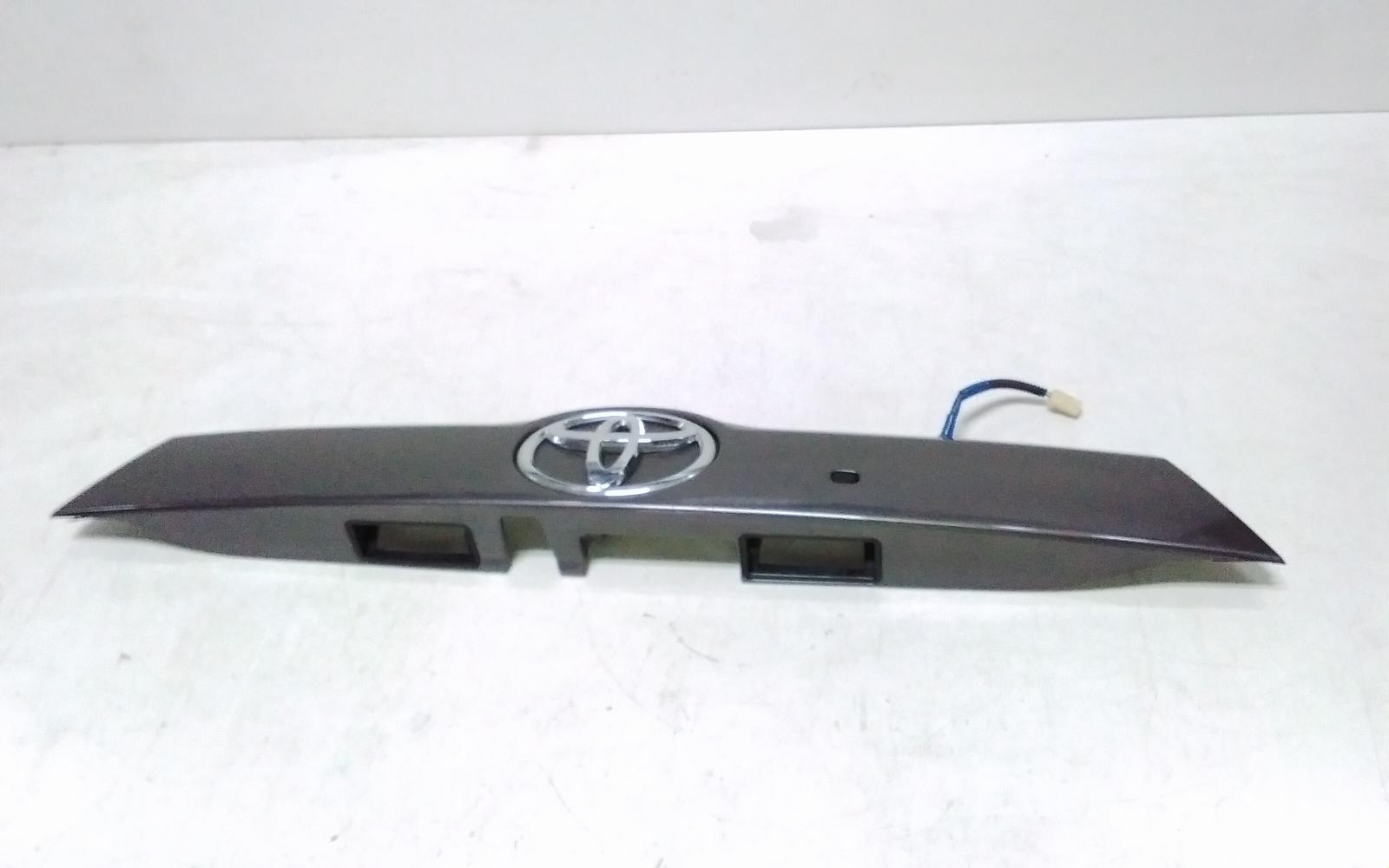 View Auto part Rear Garnish Toyota Kluger 2014