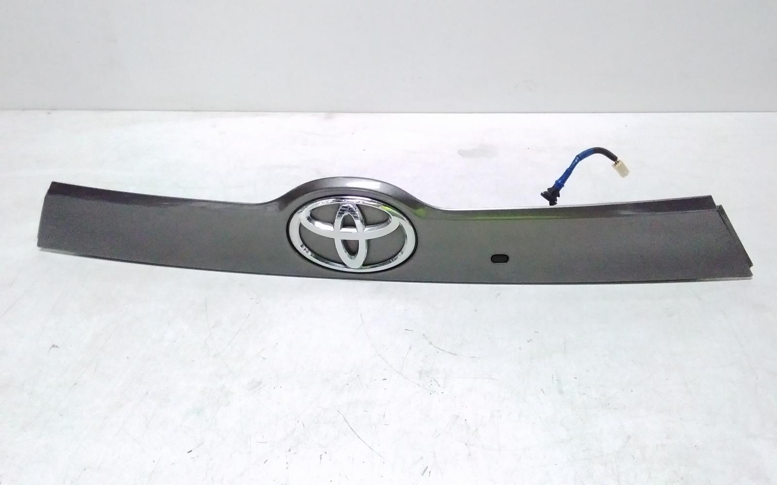 View Auto part Rear Garnish Toyota Kluger 2014