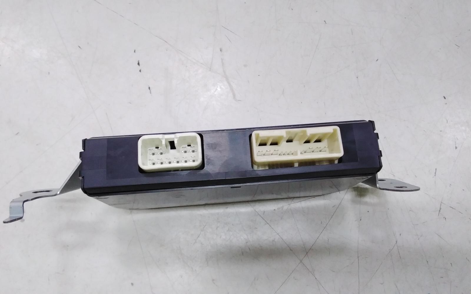 View Auto part Misc Switch/Relay Toyota Kluger 2014