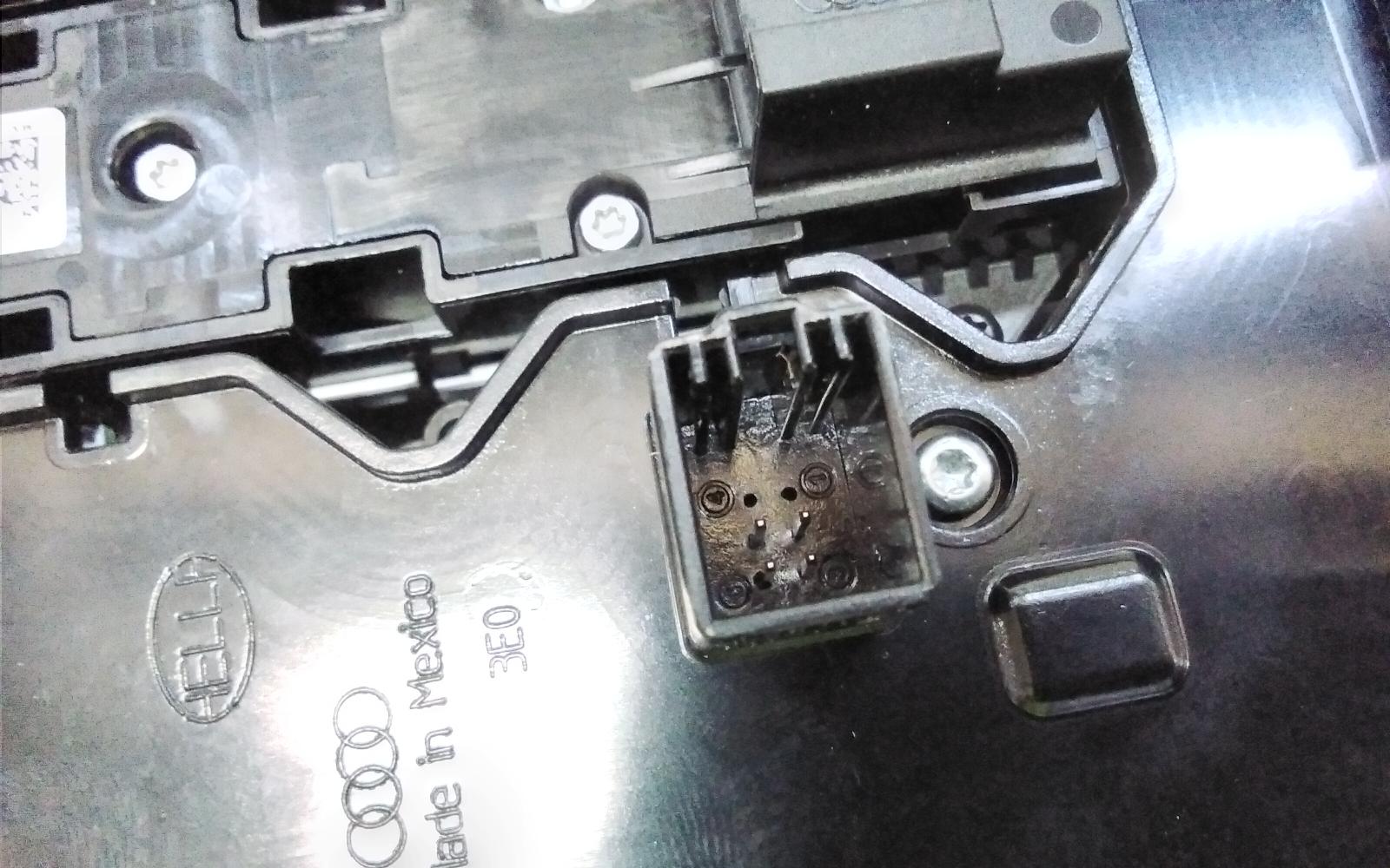 2022 Audi Q5 Courtesy Light View Auto part Courtesy Light Audi Q5 2022