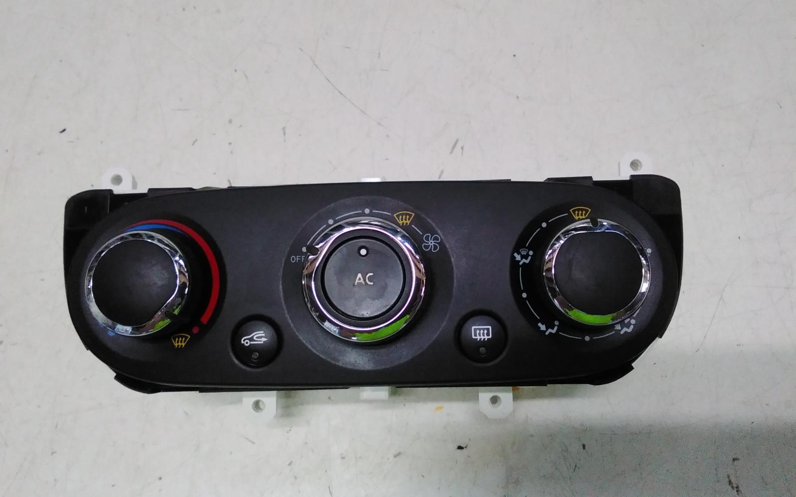 2014 Renault Clio Heater/Ac Controls View Auto part Heater/Ac Controls Renault Clio 2014