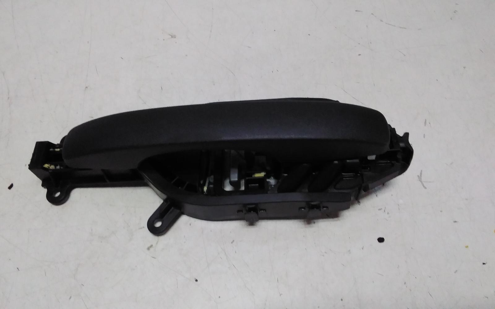 View Auto part Door Handle Ford Ranger 2023
