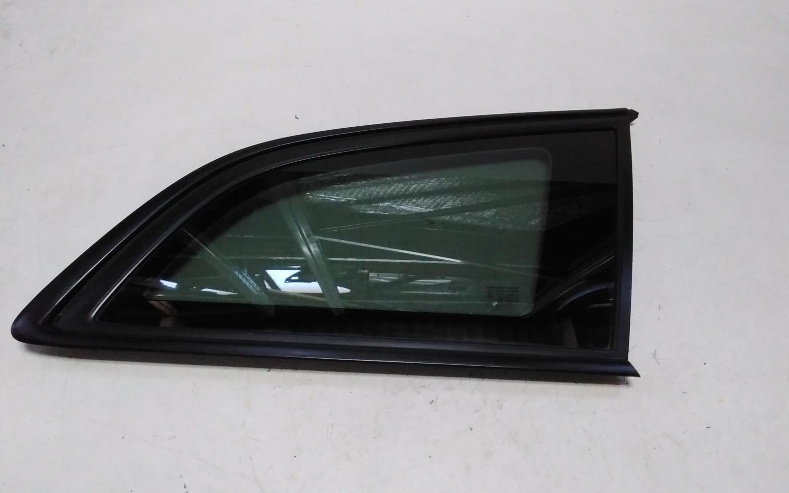 View Auto part Right Rear Side Glass Holden Commodore 2015