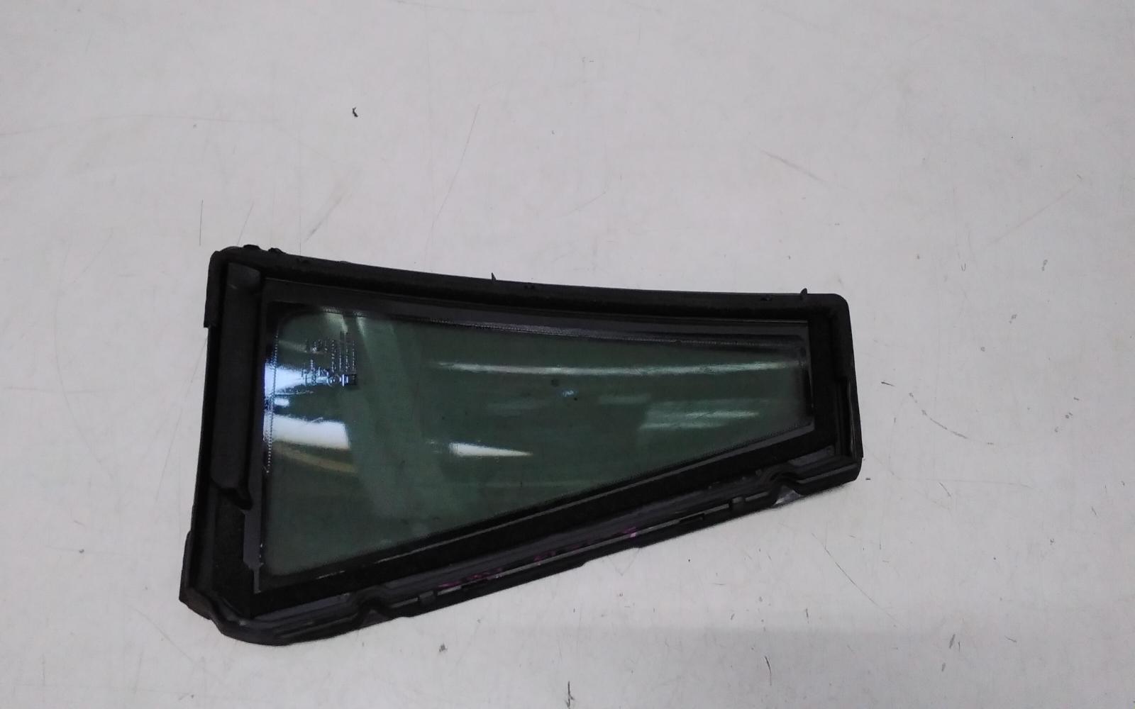 2015 Holden Commodore Right Rear 1/4 Door Glass View Auto part Right Rear 1/4 Door Glass Holden Commodore 2015