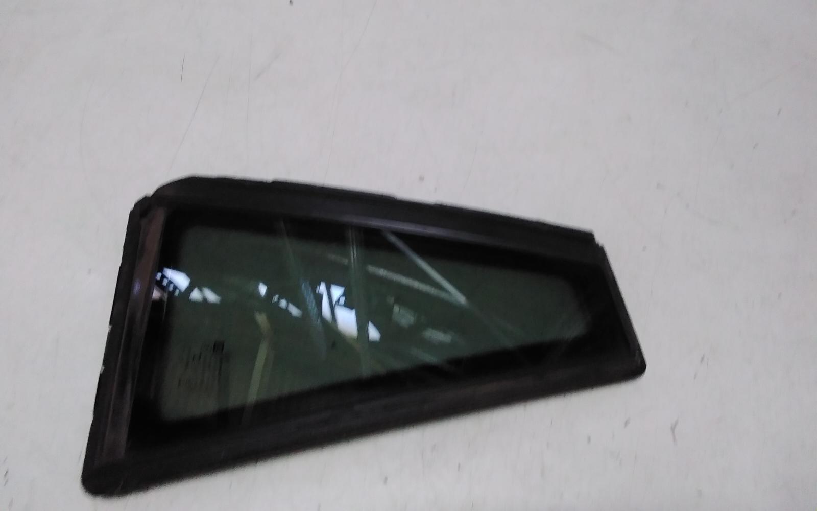 2015 Holden Commodore Right Rear 1/4 Door Glass View Auto part Right Rear 1/4 Door Glass Holden Commodore 2015