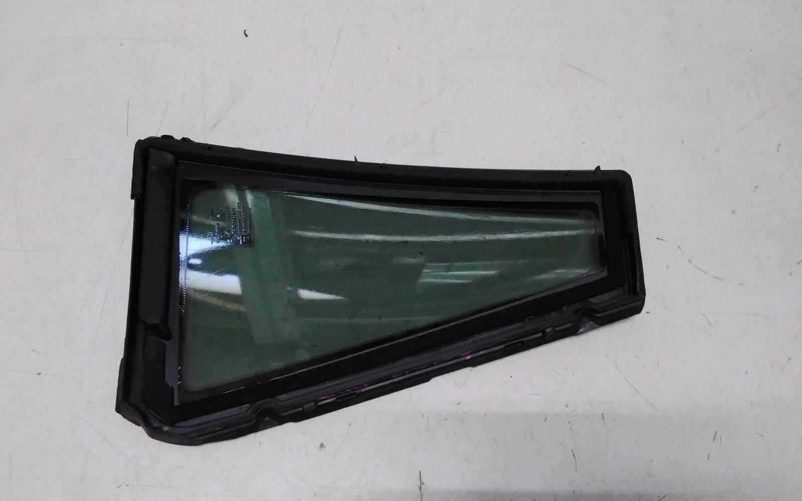 2015 Holden Commodore Right Rear 1/4 Door Glass View Auto part Right Rear 1/4 Door Glass Holden Commodore 2015