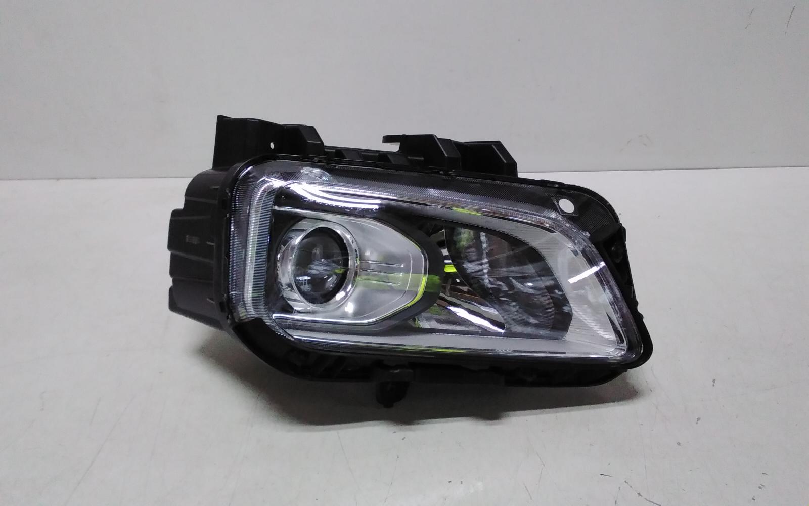 View Auto part Right Headlamp Hyundai Kona 2020