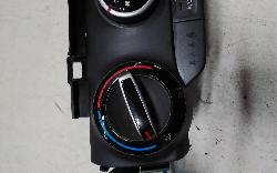 View Auto part Heater/Ac Controls Hyundai Kona 2020