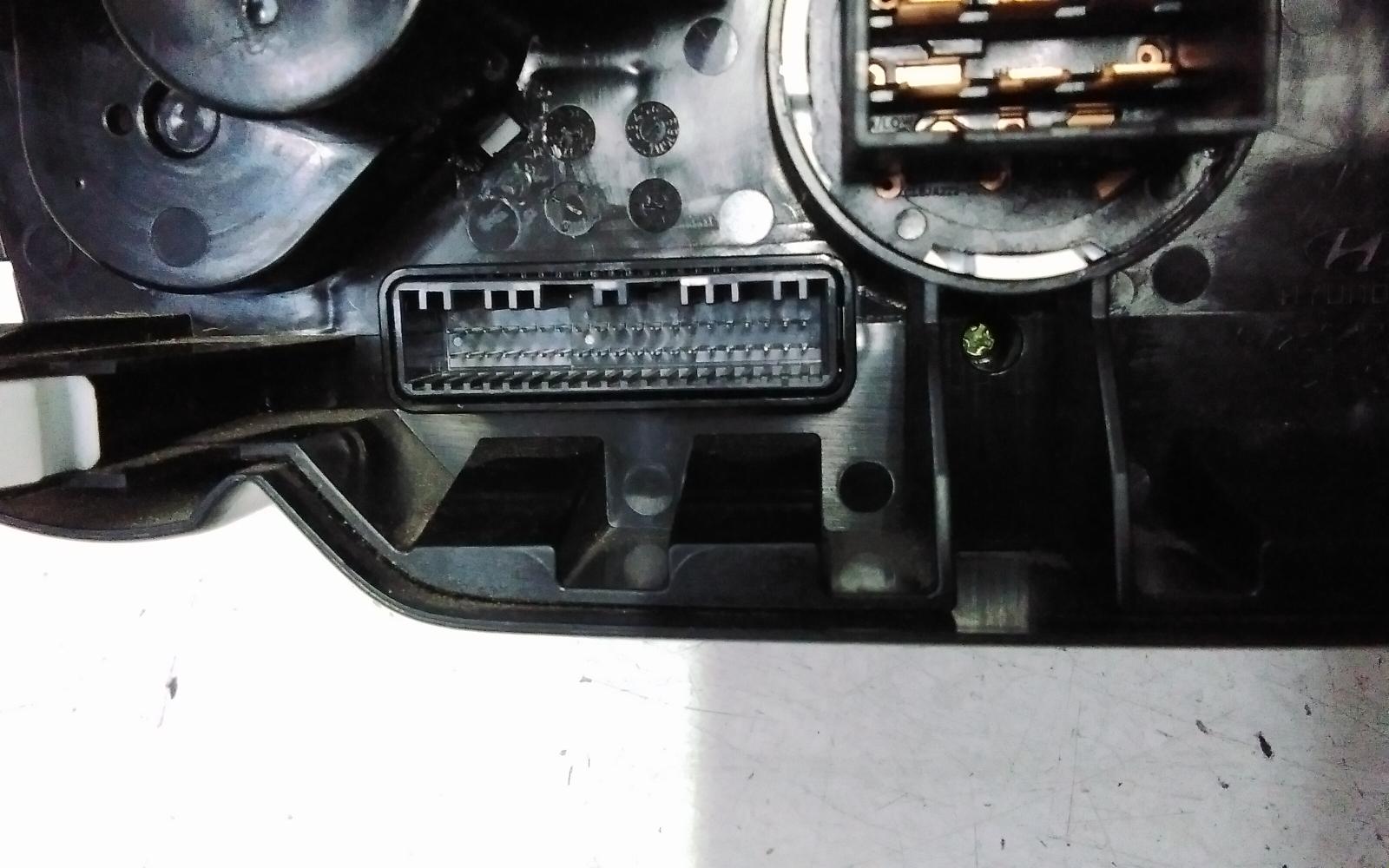 View Auto part Heater/Ac Controls Hyundai Kona 2020