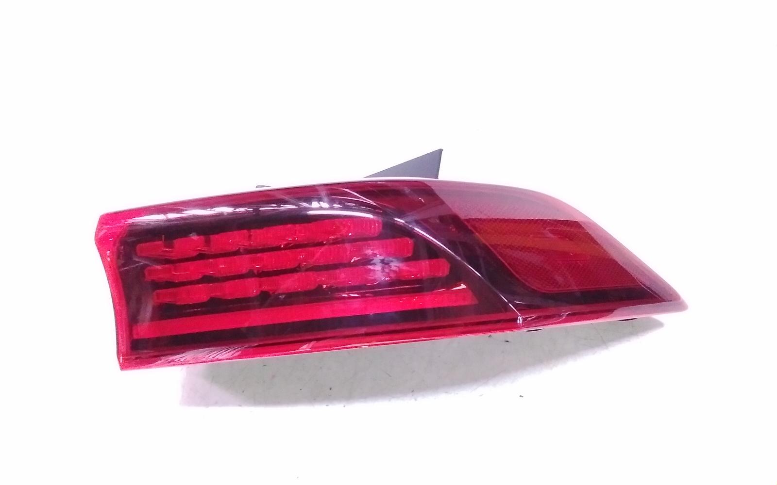 2022 Kia Carnival/grand Carnival Right Taillight View Auto part Right Taillight Kia Carnival/grand Carnival 2022