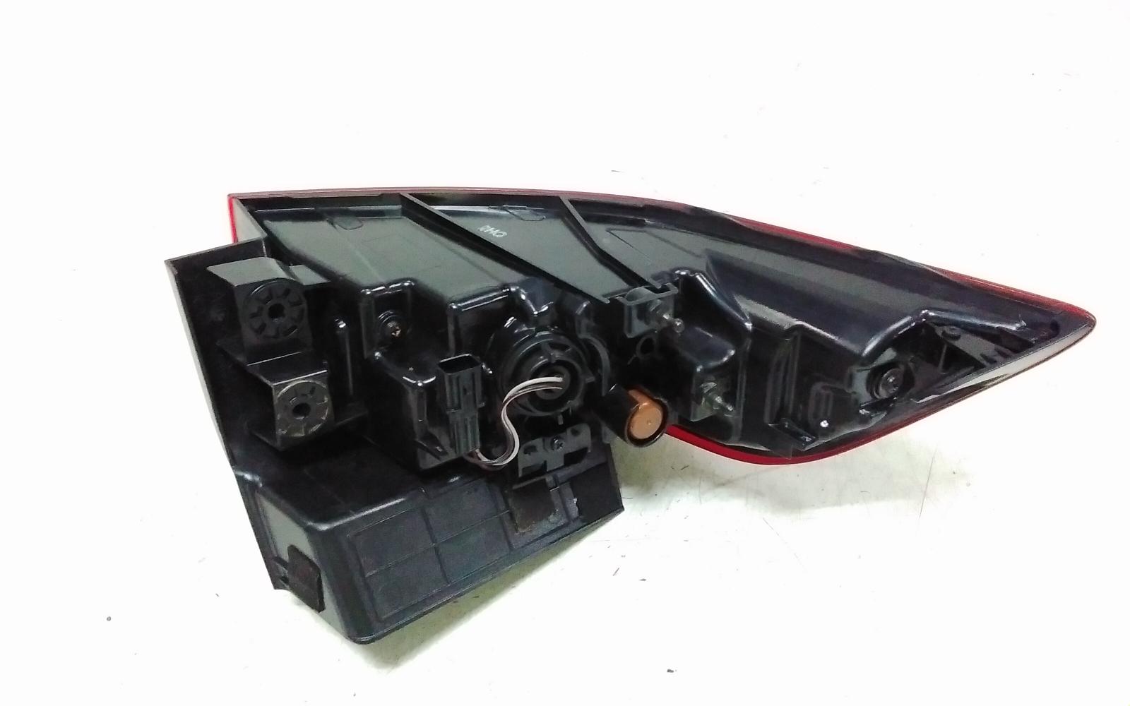 2022 Kia Carnival/grand Carnival Right Taillight View Auto part Right Taillight Kia Carnival/grand Carnival 2022