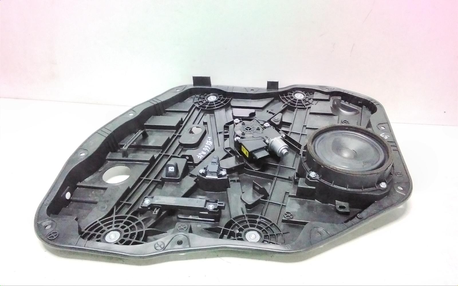 2022 Kia Carnival/grand Carnival Right Front Window Reg/Motor View Auto part Right Front Window Reg/Motor Kia Carnival/grand Carnival 2022