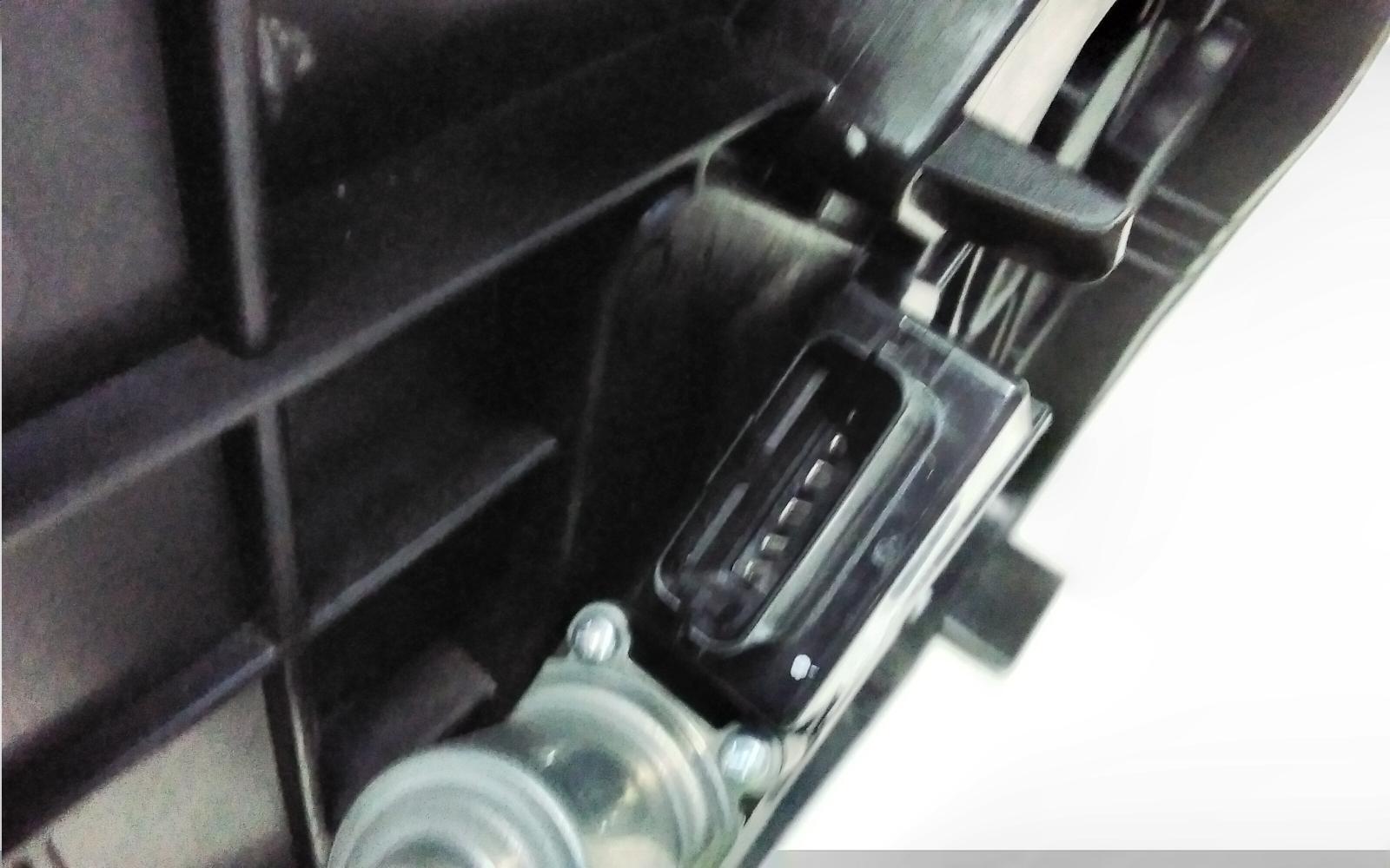 2022 Kia Carnival/grand Carnival Right Front Window Reg/Motor View Auto part Right Front Window Reg/Motor Kia Carnival/grand Carnival 2022