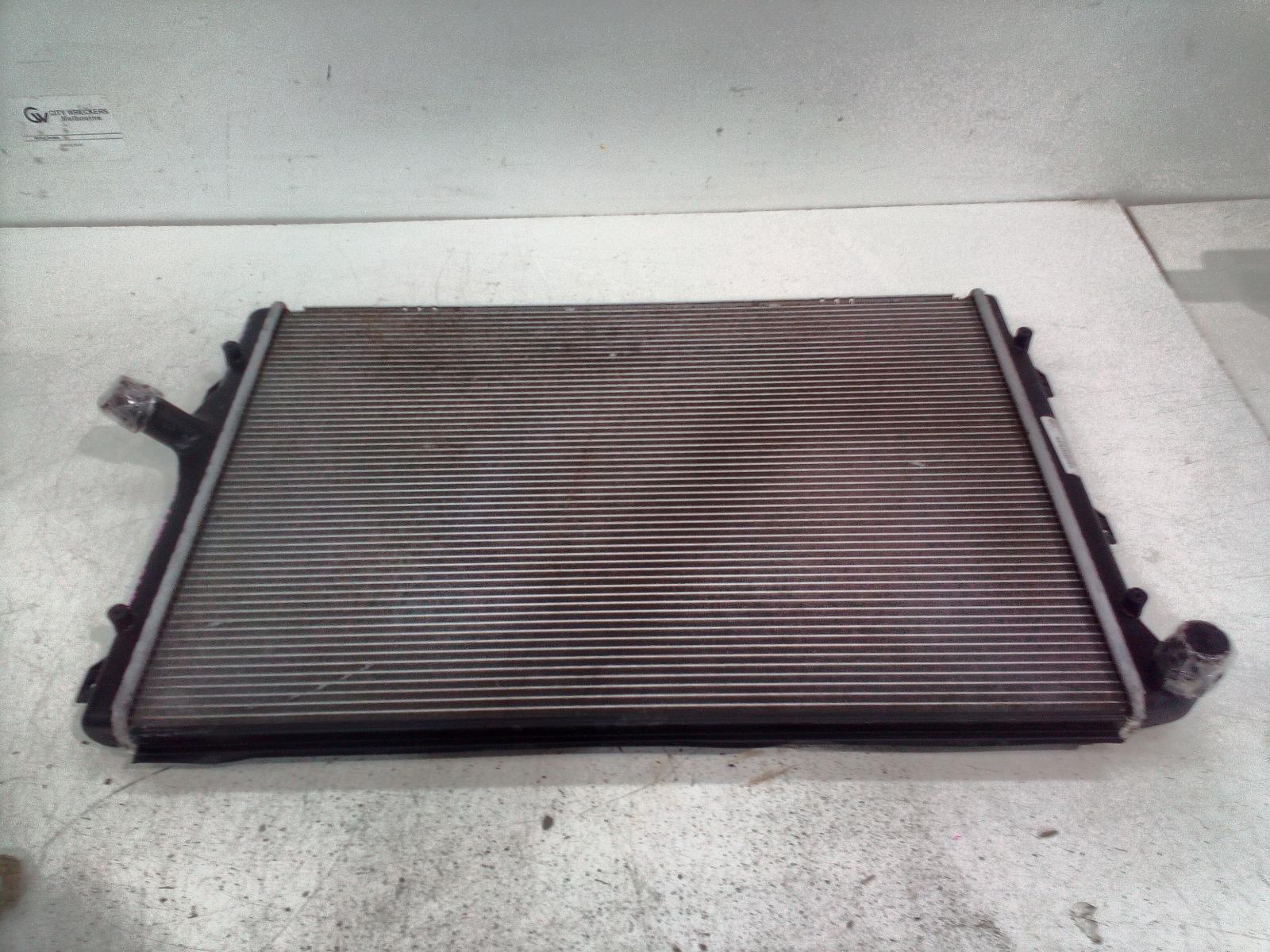 View Auto part Radiator Volkswagen Caddy 2014