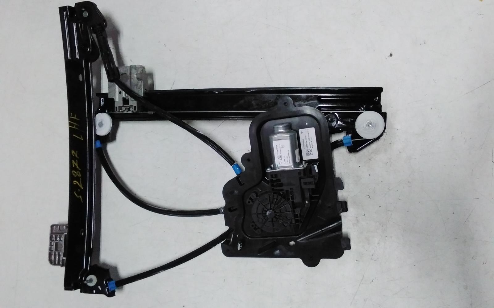 View Auto part Left Front Window Reg/Motor Tesla Model 3 2021