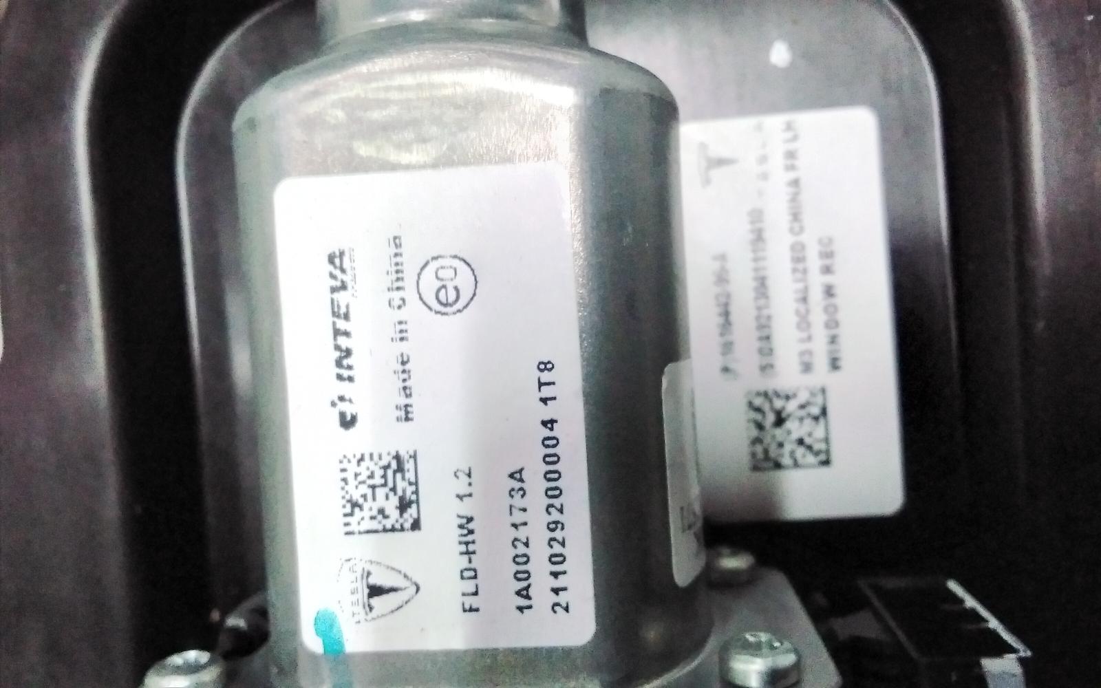 View Auto part Left Front Window Reg/Motor Tesla Model 3 2021