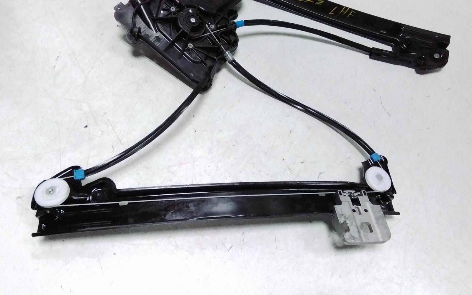 View Auto part Left Front Window Reg/Motor Tesla Model 3 2021