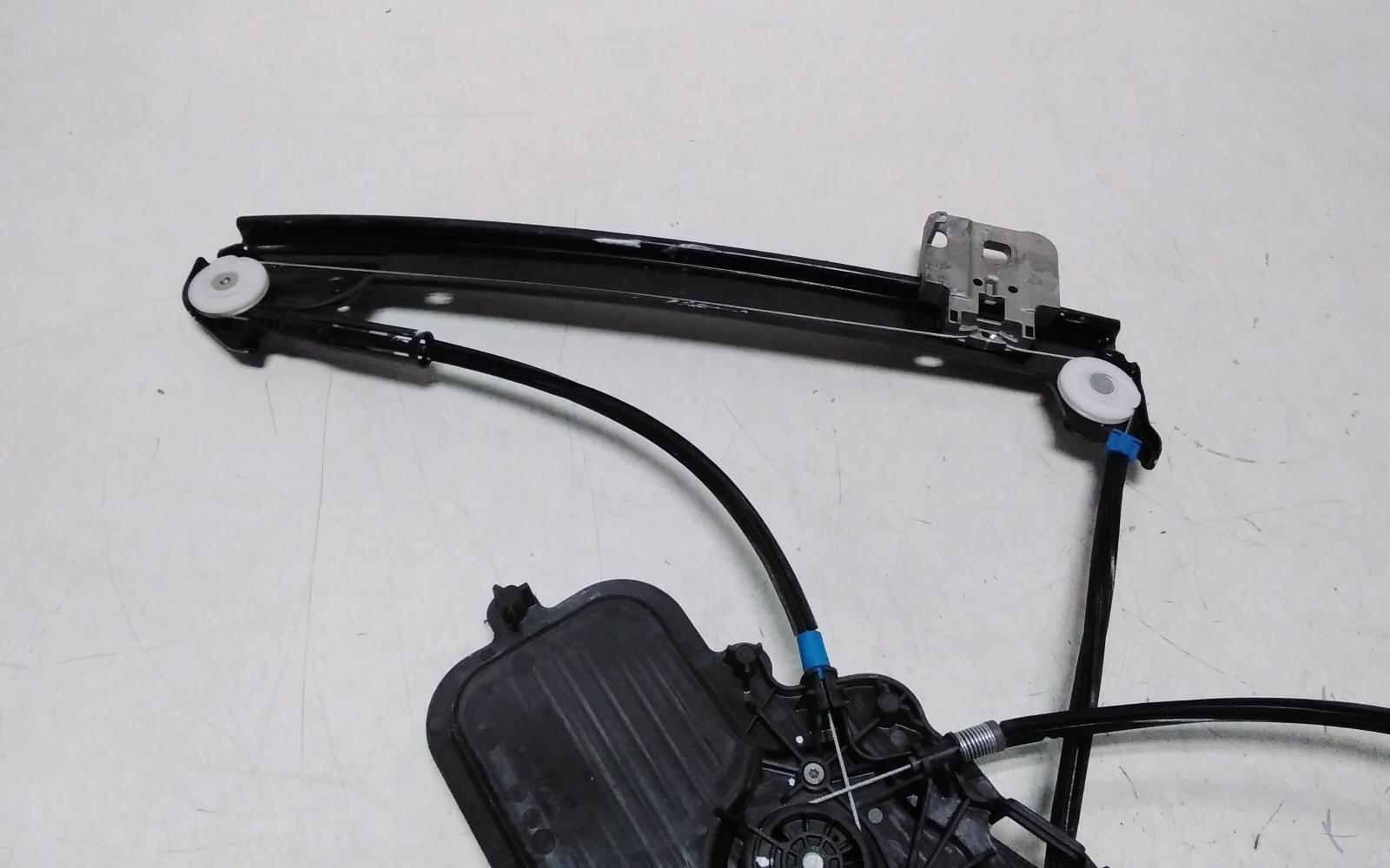 View Auto part Left Front Window Reg/Motor Tesla Model 3 2021