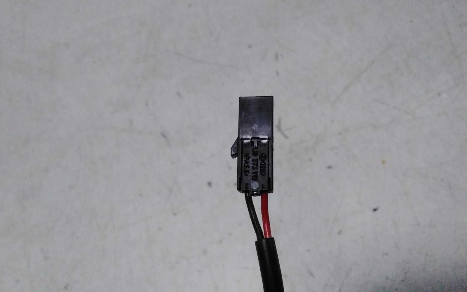 View Auto part High Level Stoplight Audi A1 2016
