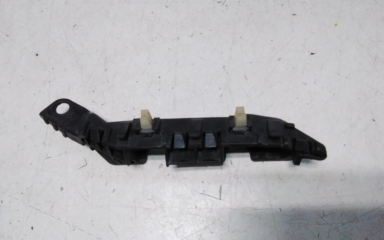 View Auto part Misc Bracket Hyundai Elantra 2013