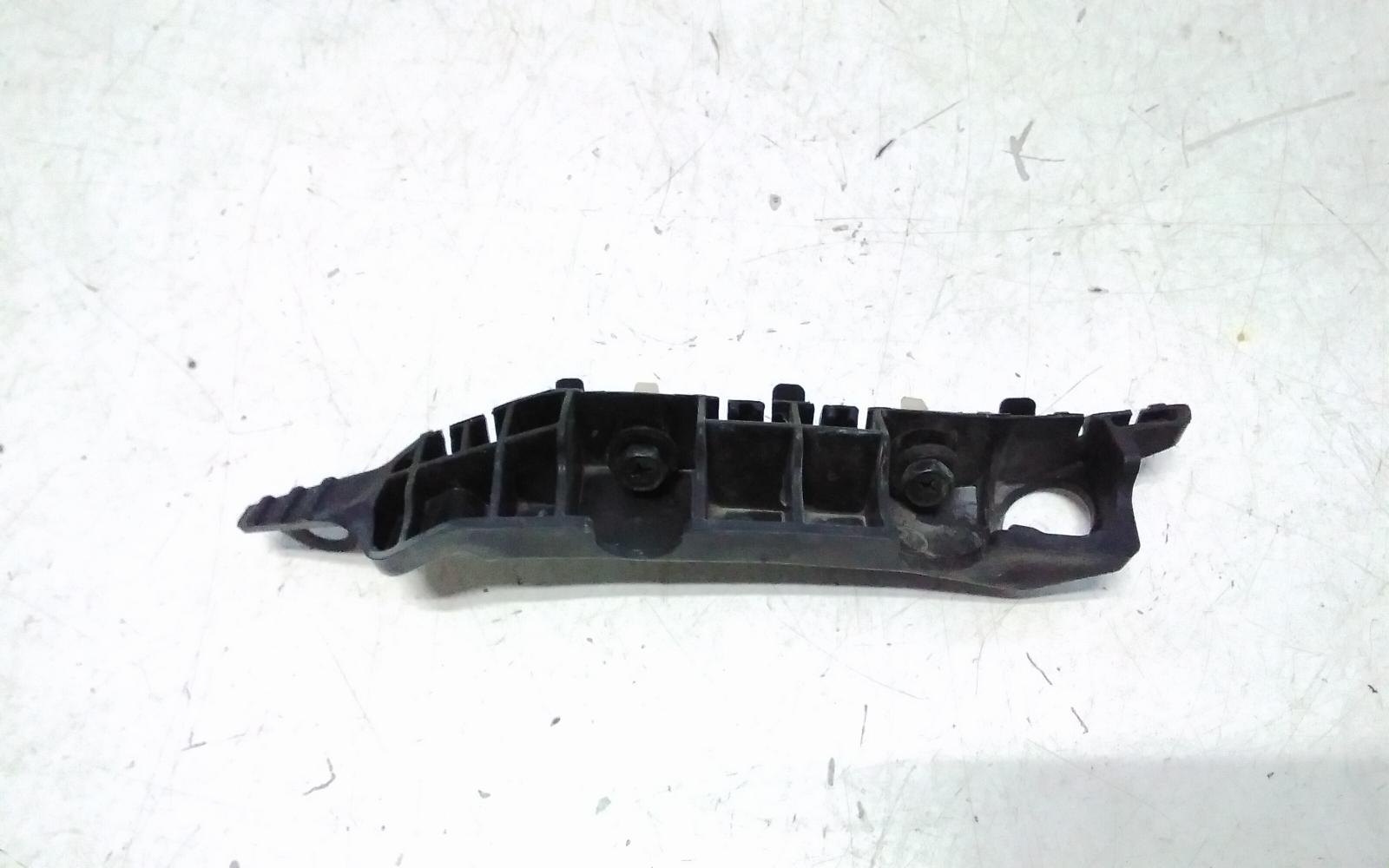 View Auto part Misc Bracket Hyundai Elantra 2013