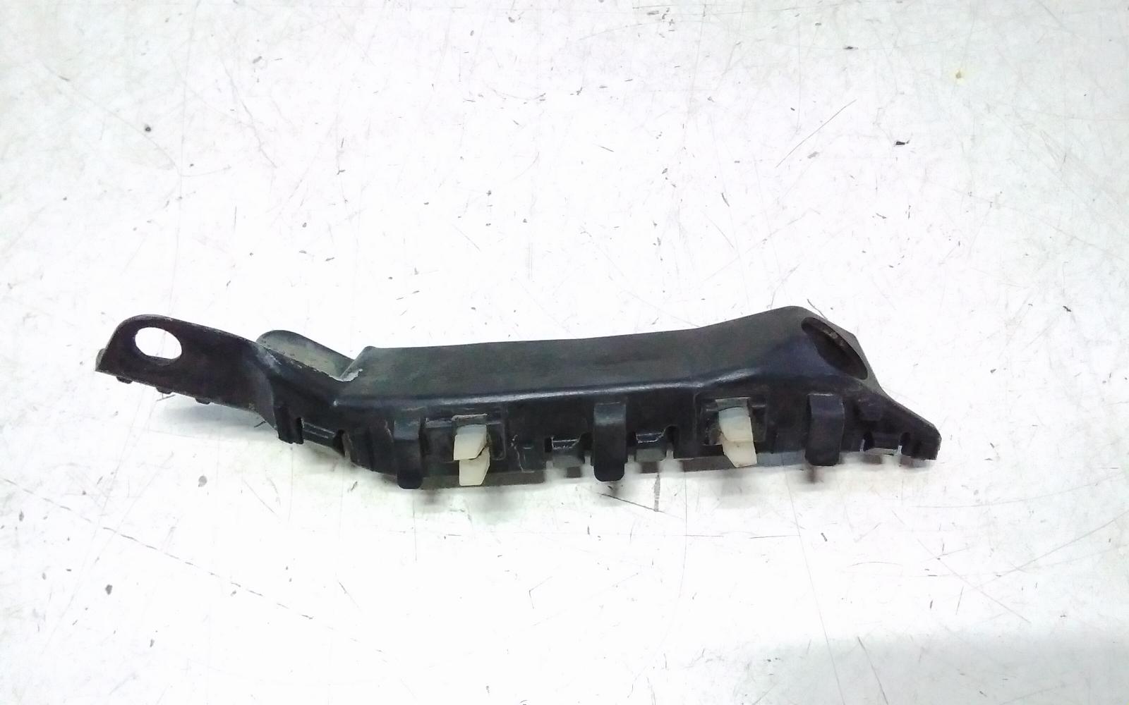 View Auto part Misc Bracket Hyundai Elantra 2013