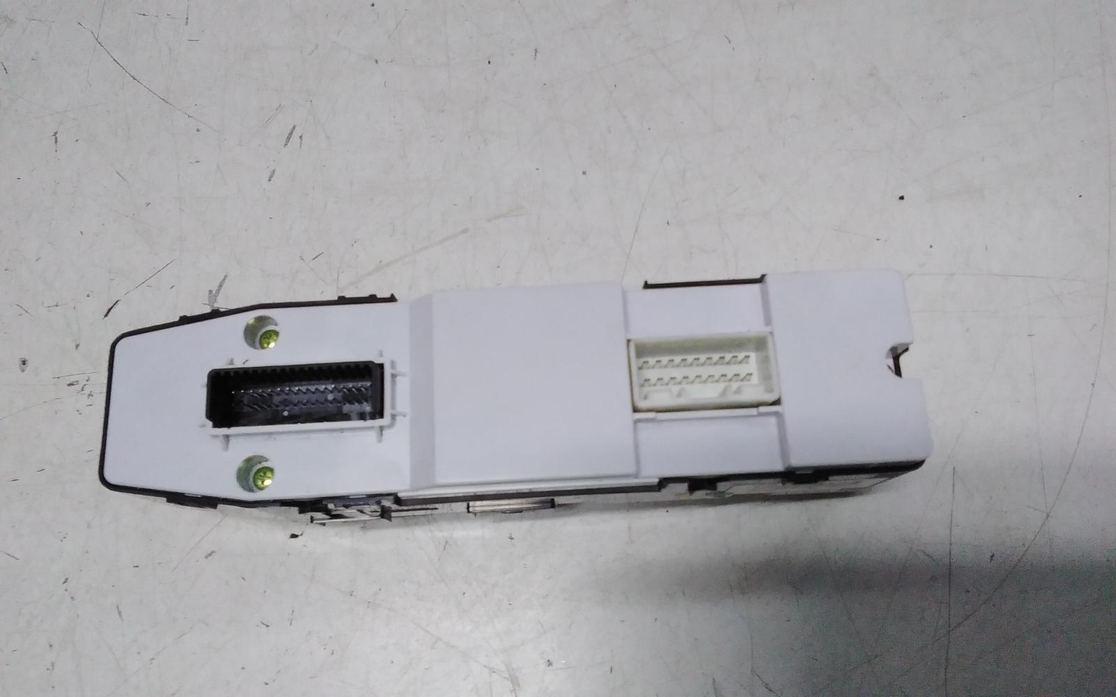 View Auto part Pwr Dr Wind Switch Kia Carnival/grand Carnival 2018