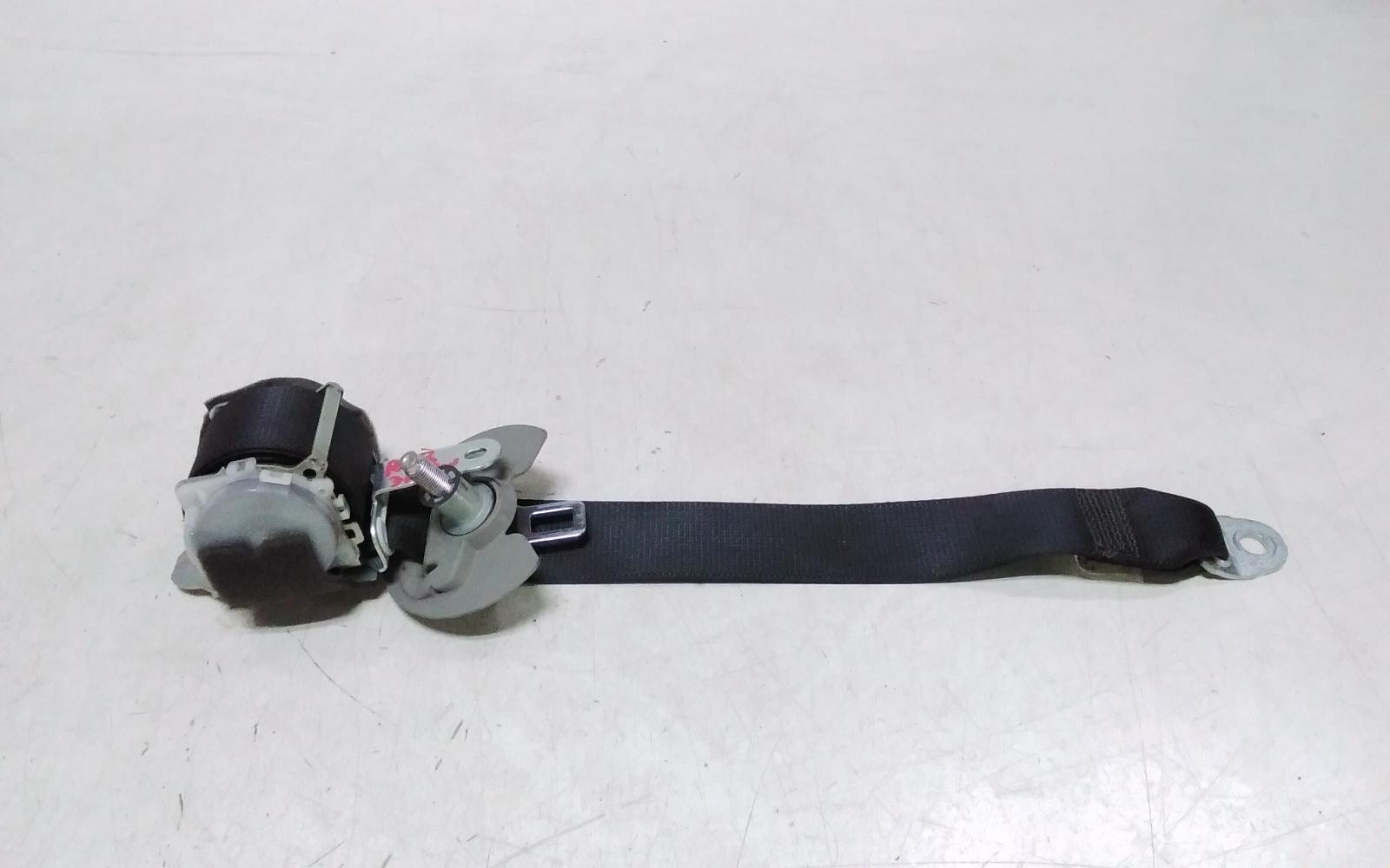 View Auto part Seatbelt/Stalk Toyota Kluger 2014