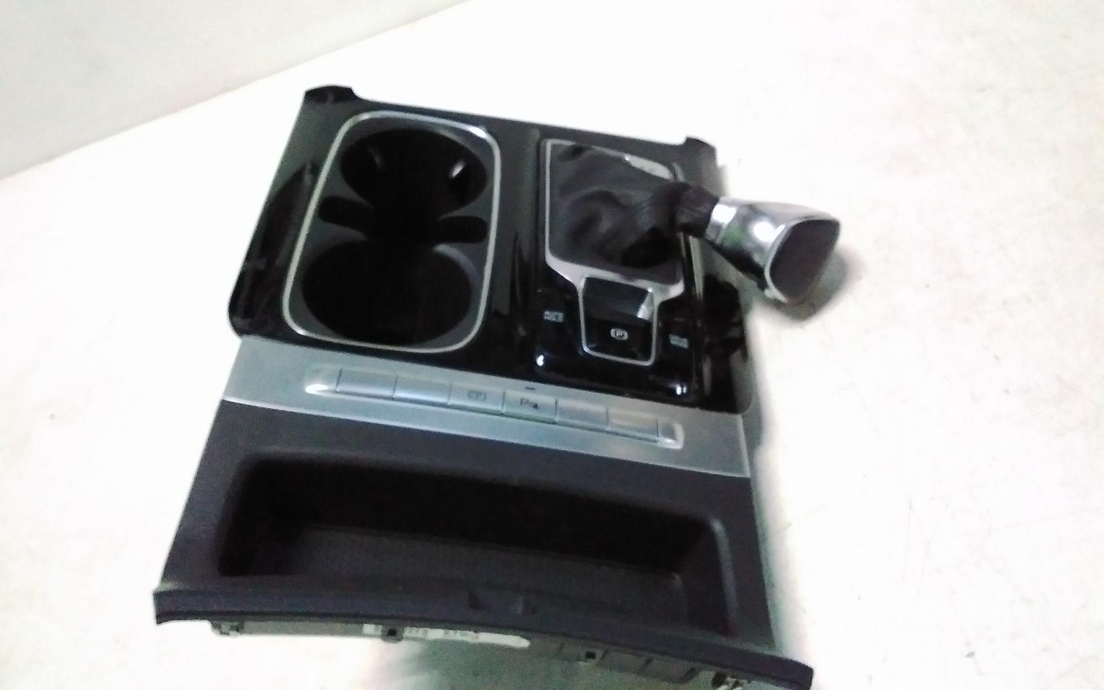 2022 Kia Carnival/grand Carnival Gear Stick/Shifter View Auto part Gear Stick/Shifter Kia Carnival/grand Carnival 2022