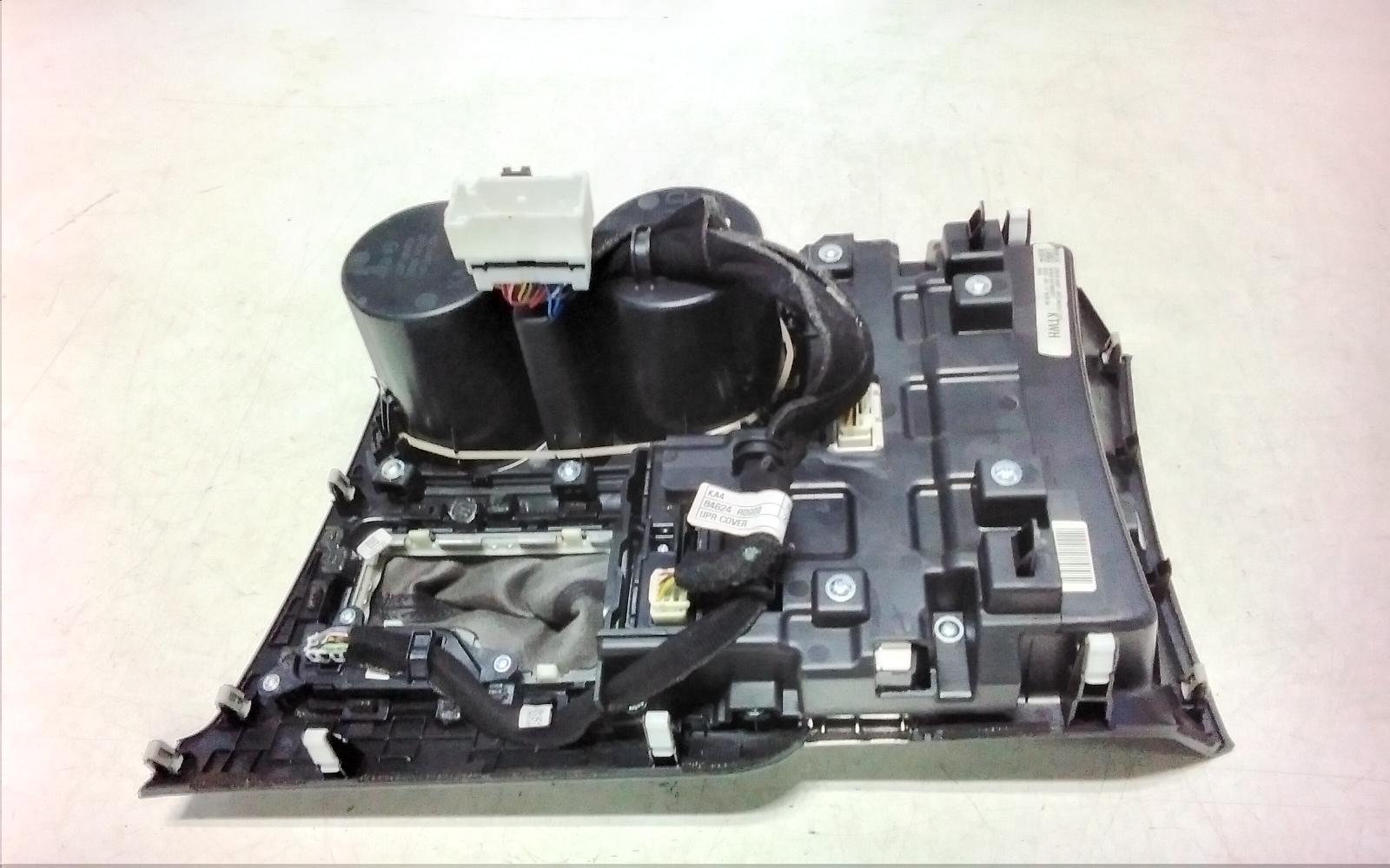 2022 Kia Carnival/grand Carnival Gear Stick/Shifter View Auto part Gear Stick/Shifter Kia Carnival/grand Carnival 2022