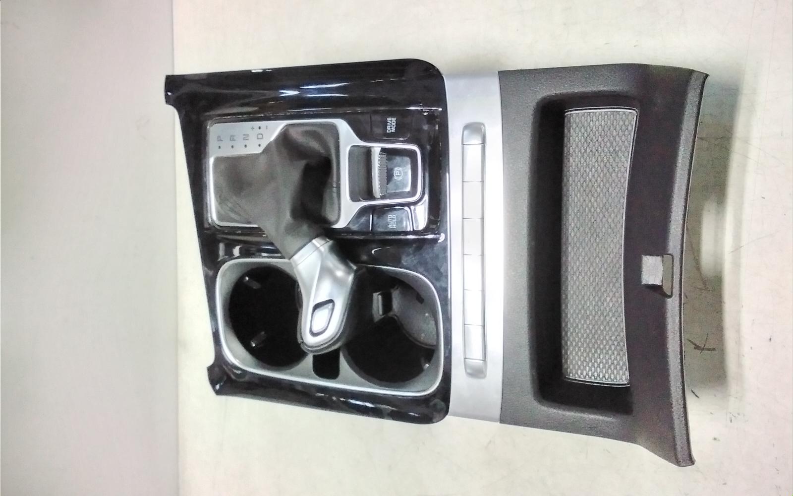 2022 Kia Carnival/grand Carnival Gear Stick/Shifter View Auto part Gear Stick/Shifter Kia Carnival/grand Carnival 2022