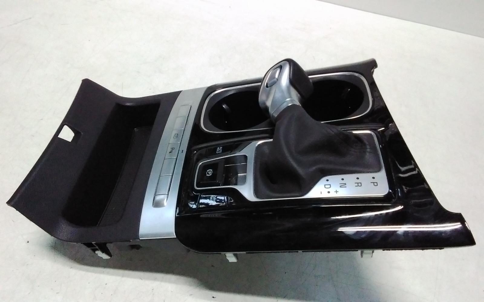 2022 Kia Carnival/grand Carnival Gear Stick/Shifter View Auto part Gear Stick/Shifter Kia Carnival/grand Carnival 2022