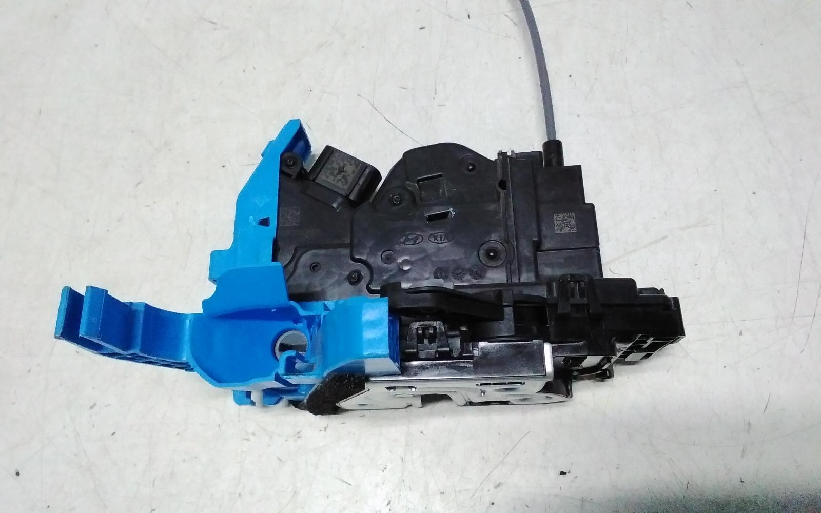 2022 Kia Carnival/grand Carnival Door/Boot/Gate Lock View Auto part Door/Boot/Gate Lock Kia Carnival/grand Carnival 2022
