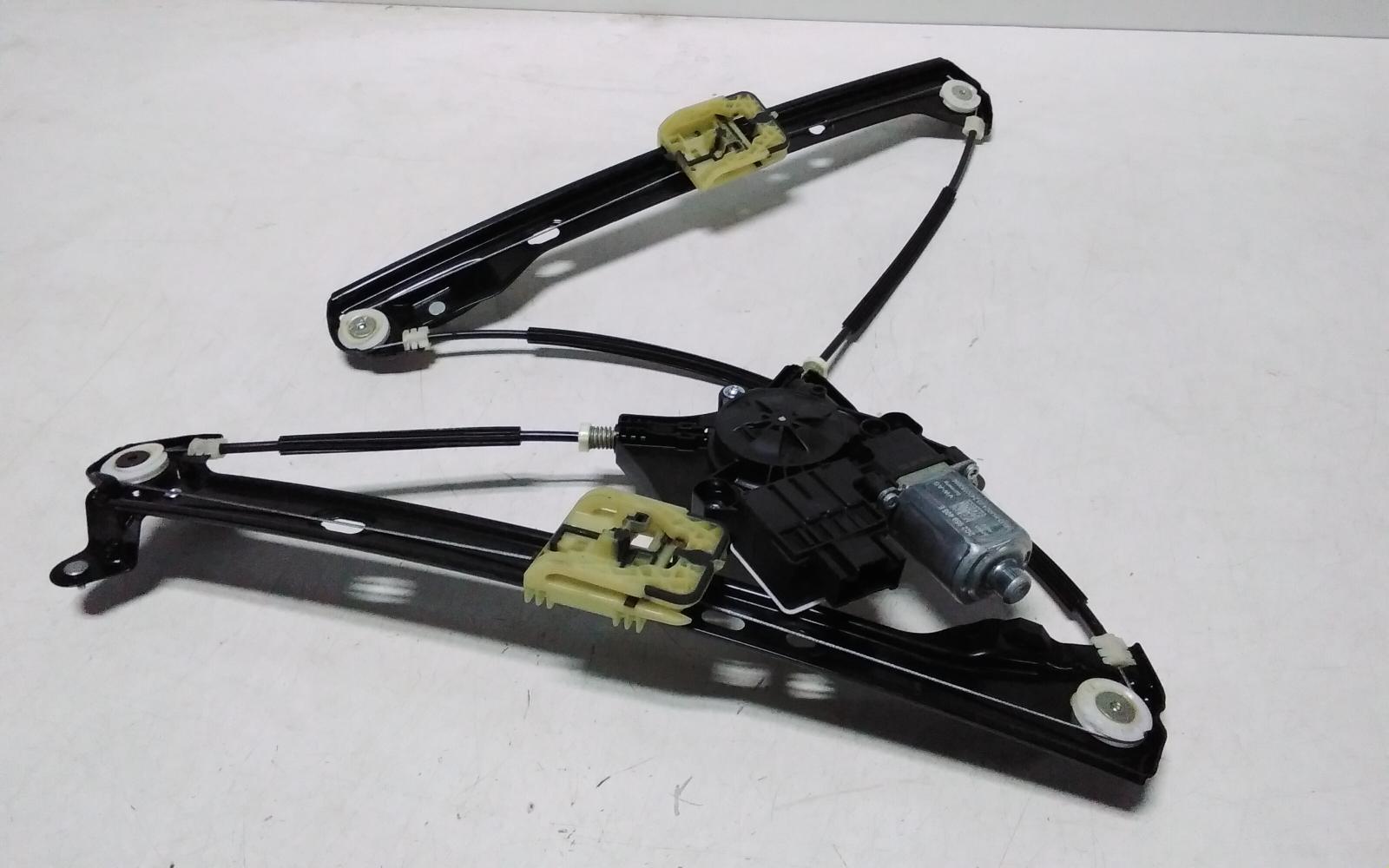 View Auto part Right Front Window Reg/Motor Volkswagen Polo 2024