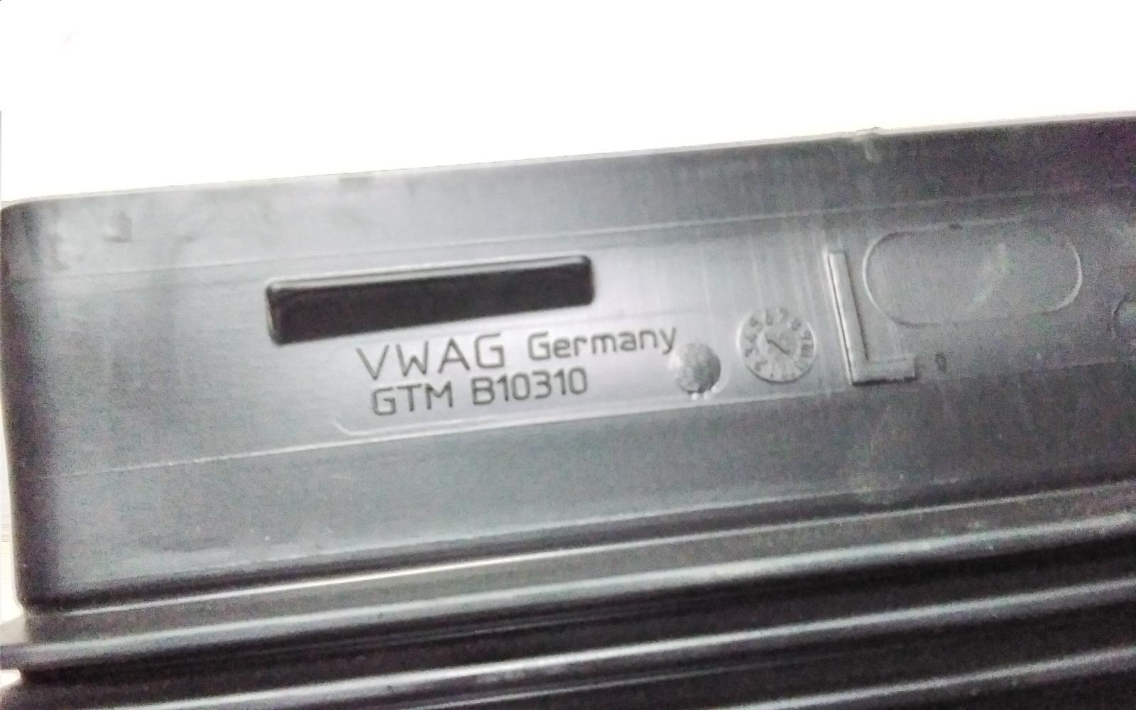 View Auto part Air Cleaner Duct/Hos Audi Q7 2023