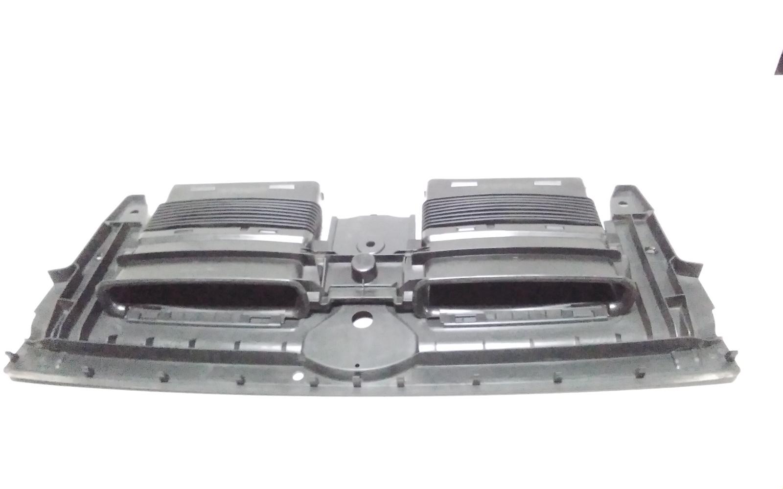 View Auto part Air Cleaner Duct/Hos Audi Q7 2023