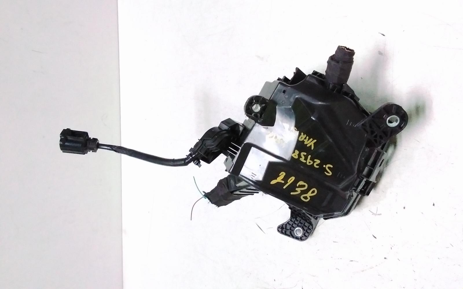 View Auto part Fuse Box Toyota Yaris Cross 2022