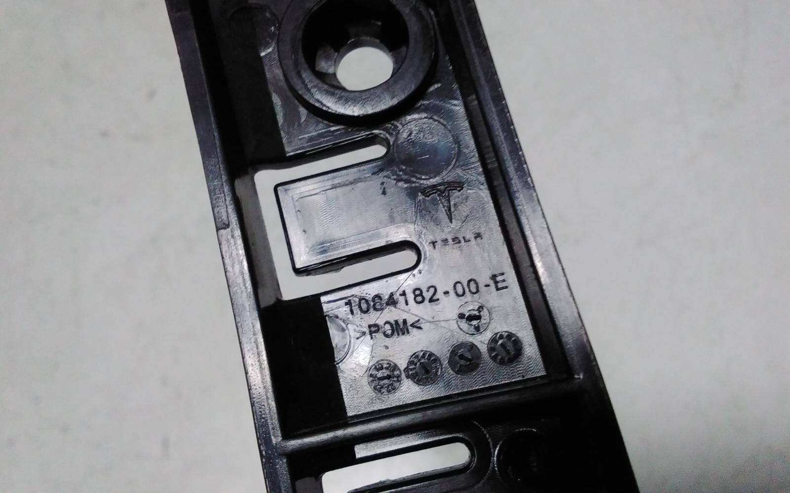 View Auto part Misc Bracket Tesla Model 3 2021