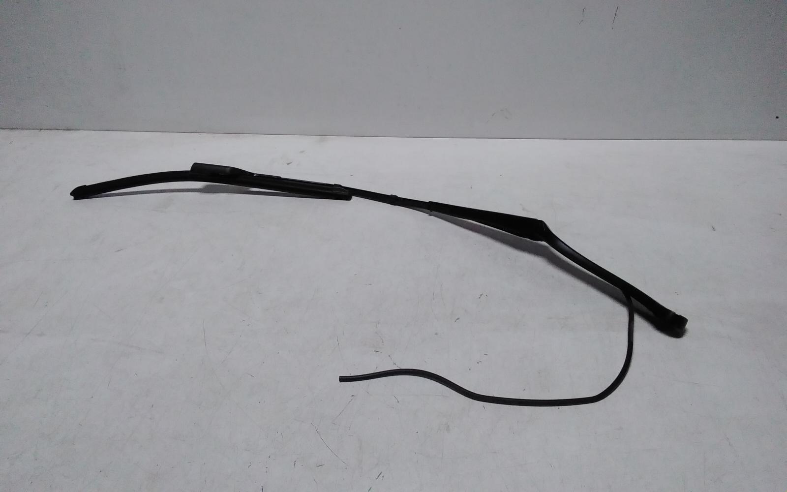 View Auto part Wiper Arm Tesla Model 3 2021