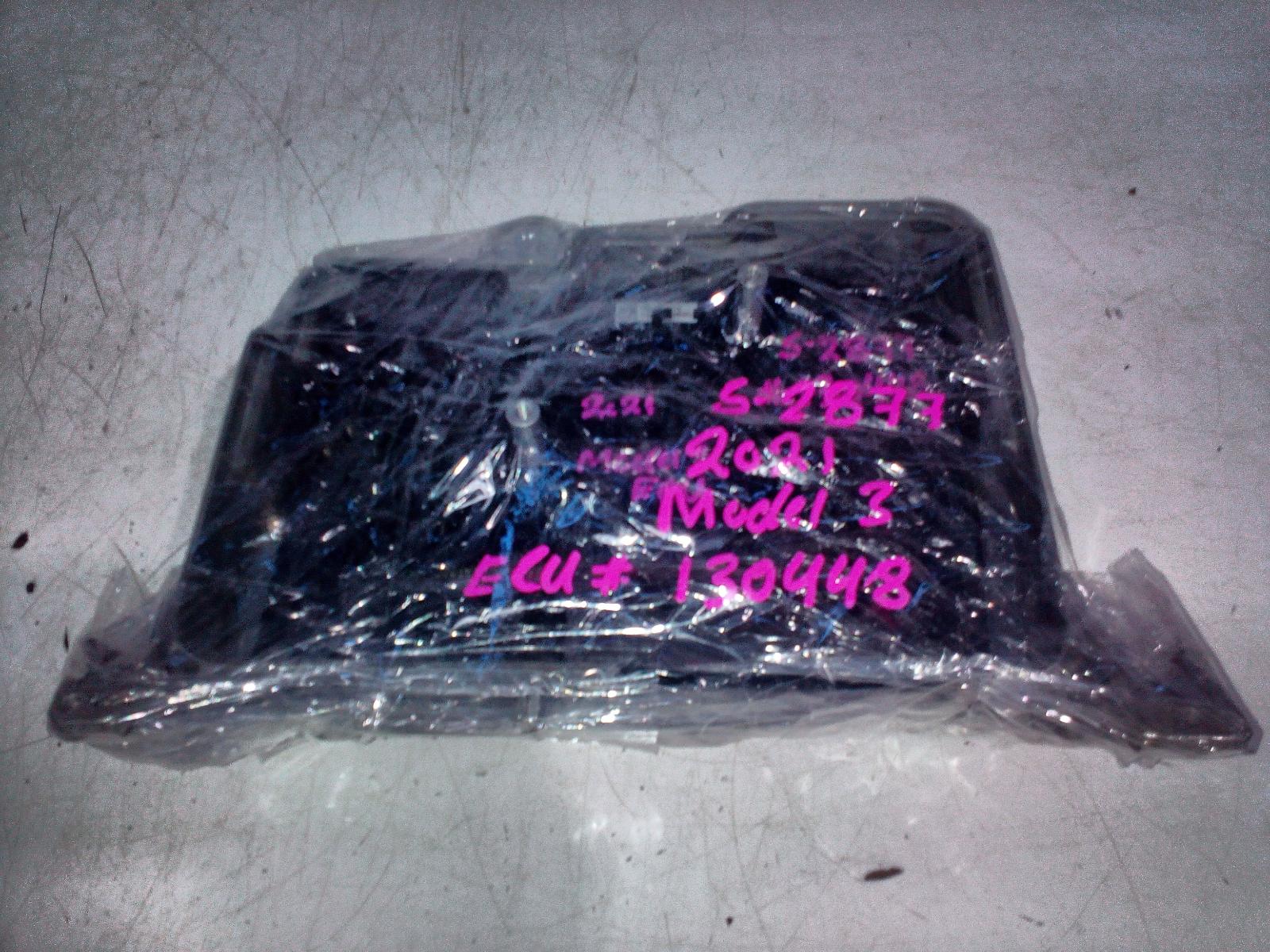 View Auto part Ecu Tesla Model 3 2021