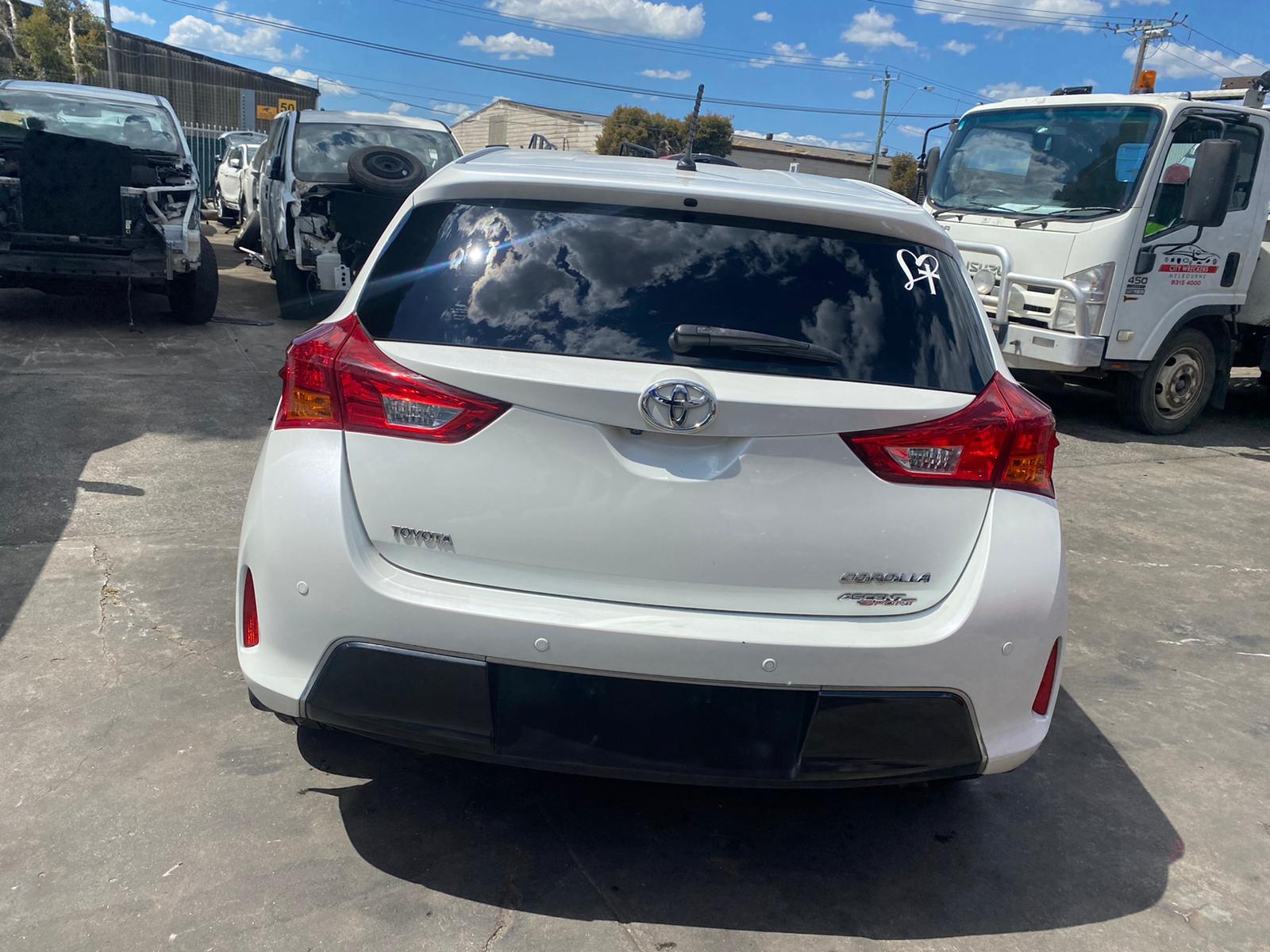 Rear Garnish Corolla Toyota 2013