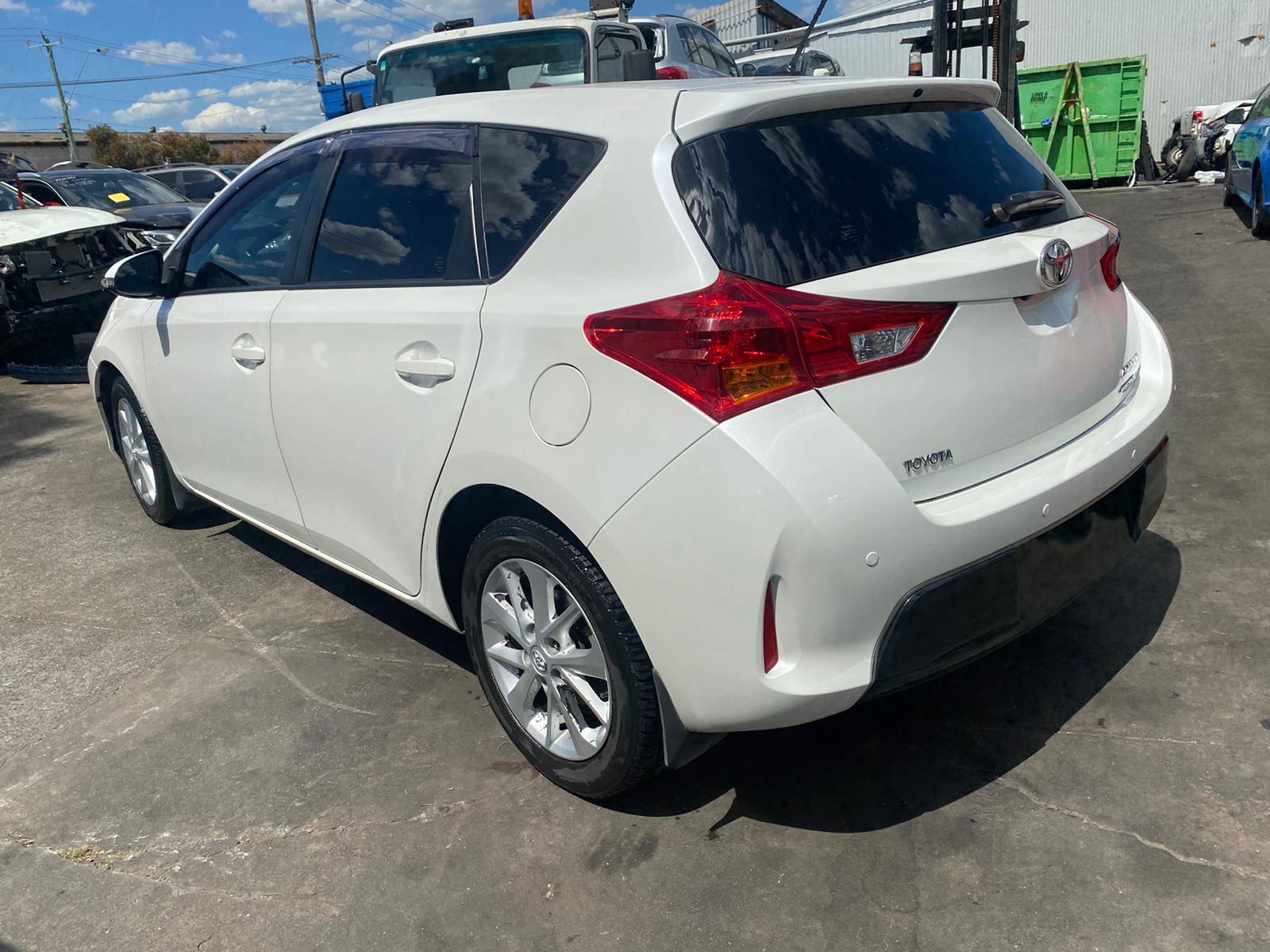 Rear Garnish Corolla Toyota 2013